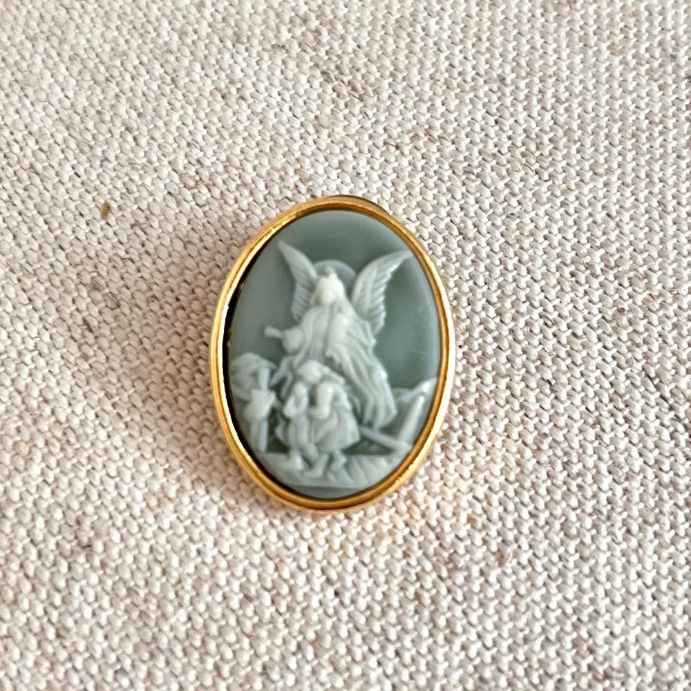 Vintage Guardian Angel Cameo Brooch